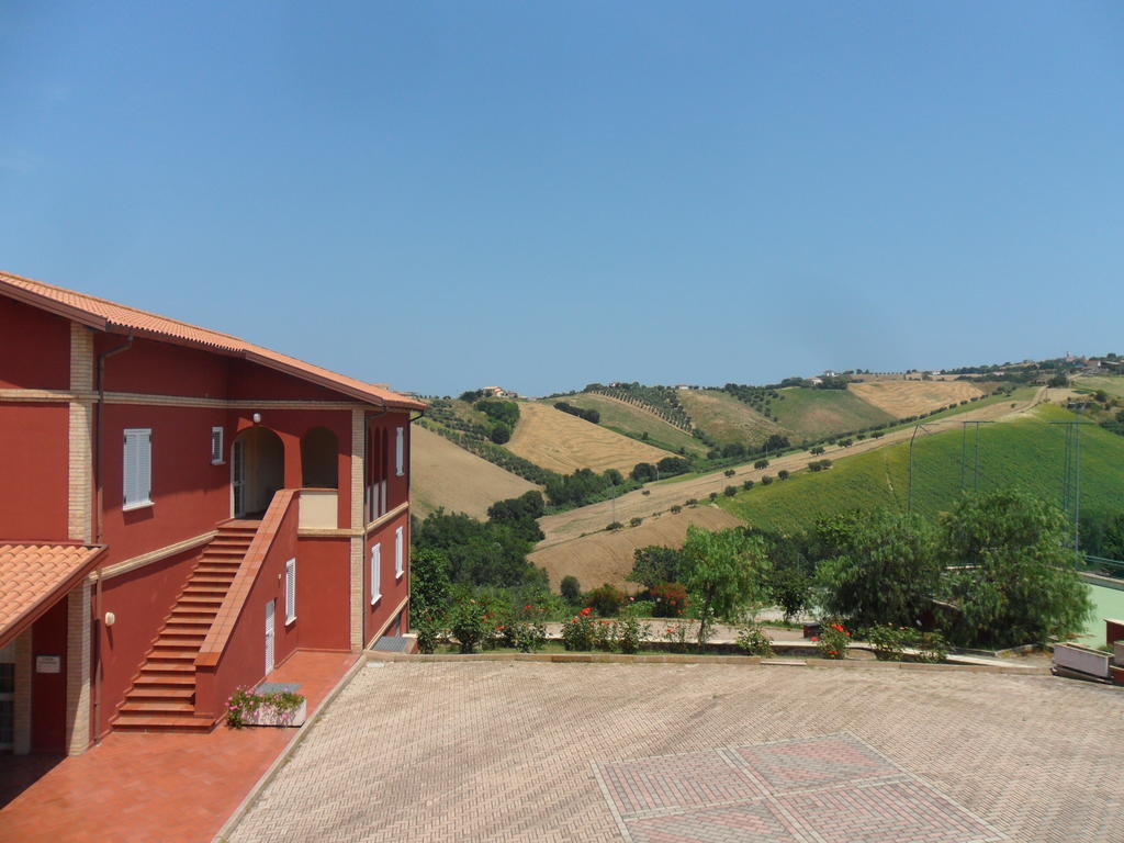 Fattoria Cerreto Hotel Mosciano Sant'Angelo Exterior photo