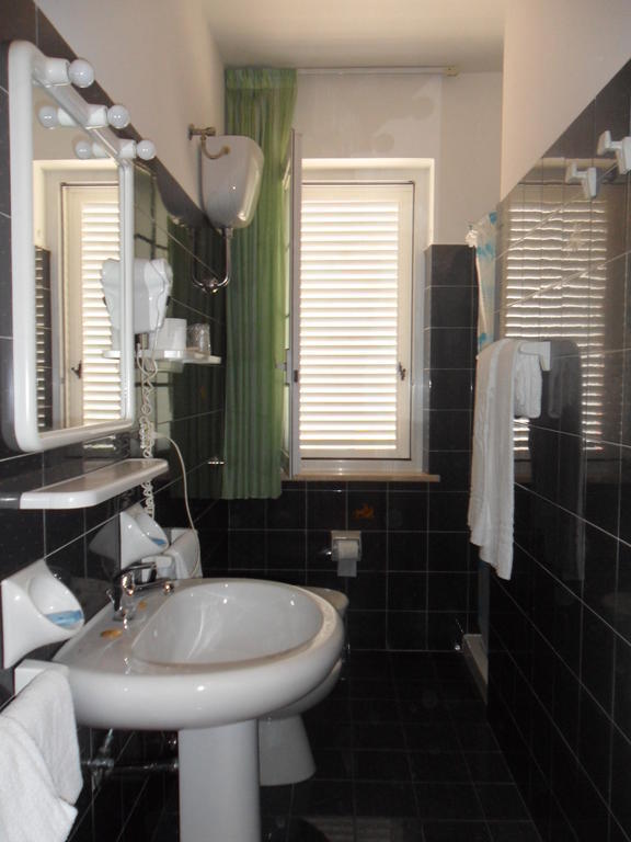 Fattoria Cerreto Hotel Mosciano Sant'Angelo Room photo
