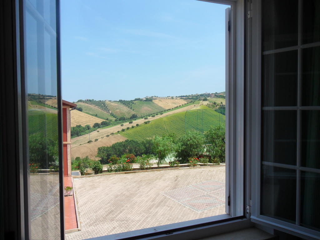 Fattoria Cerreto Hotel Mosciano Sant'Angelo Room photo